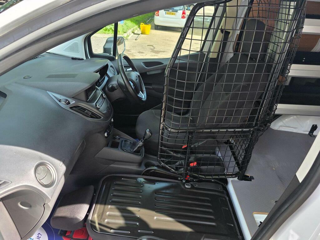 Ford Transit Courier Courier White #22