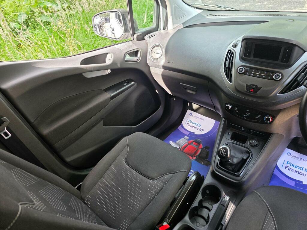 Ford Transit Courier Courier White #8