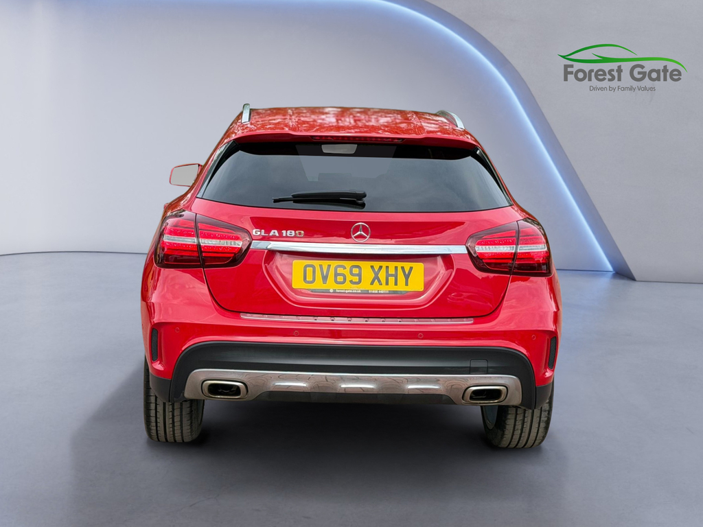 Mercedes-Benz GLA Class 1.6 Gla180 Amg Line Edition Suv 7G-dct OV69XHY Red #6