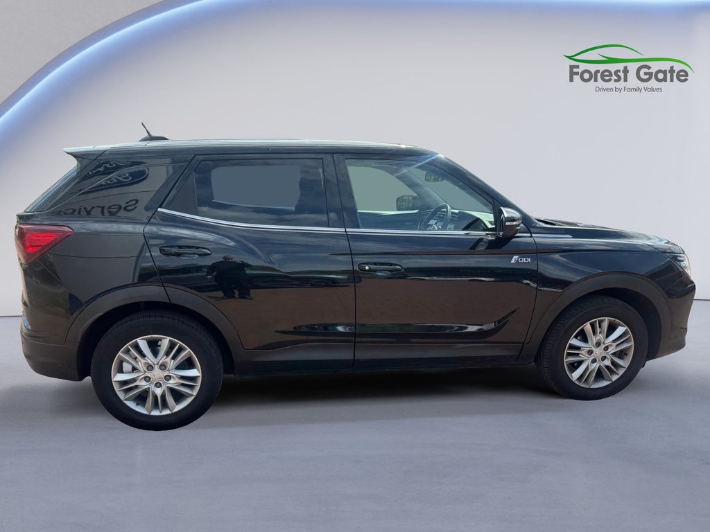 SsangYong Korando Ventura VGZ4772 Black #5