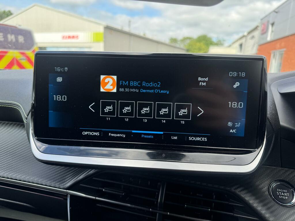 Peugeot 2008 Puretech Ss Allure Premium Black #13
