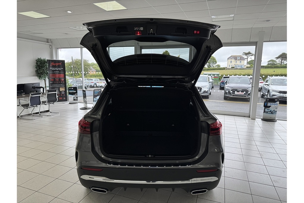 Mercedes-Benz GLA Class Gla 250E Amg Line Premium Grey #9