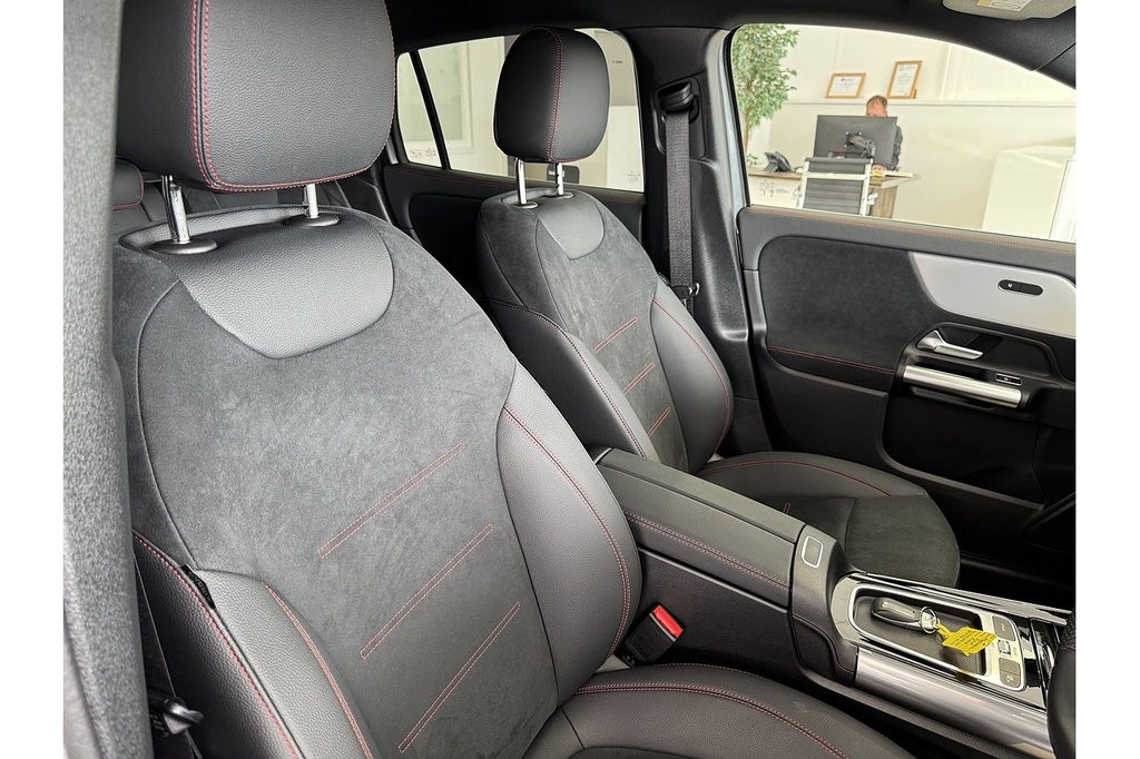 Mercedes-Benz GLA Class Gla 250E Amg Line Premium Grey #16