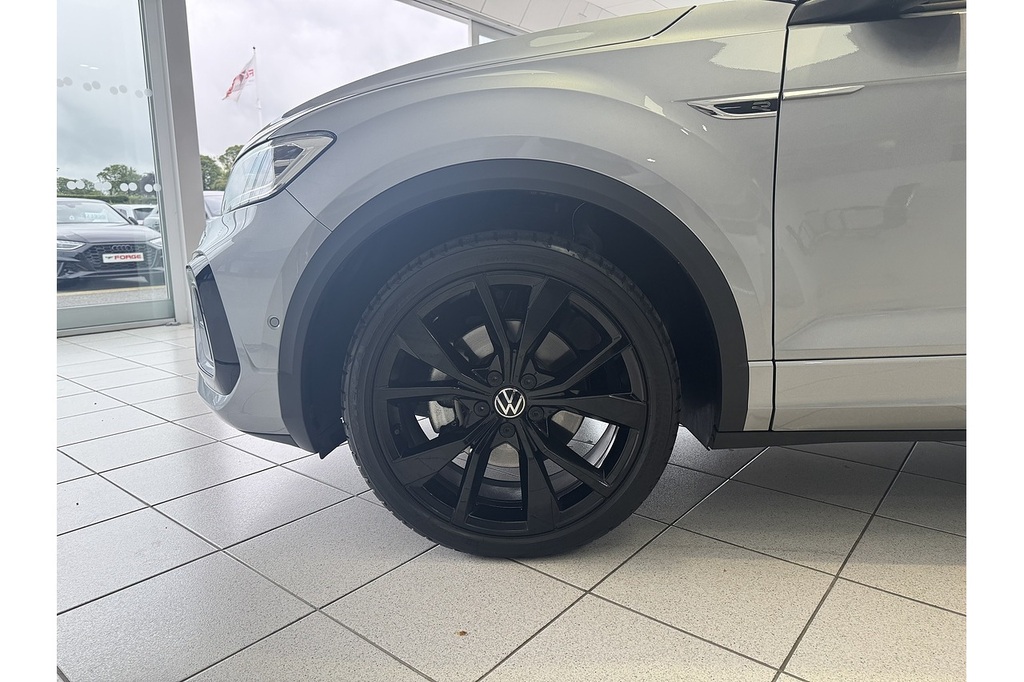 Volkswagen T-Roc Suv DA75OWD Black #4