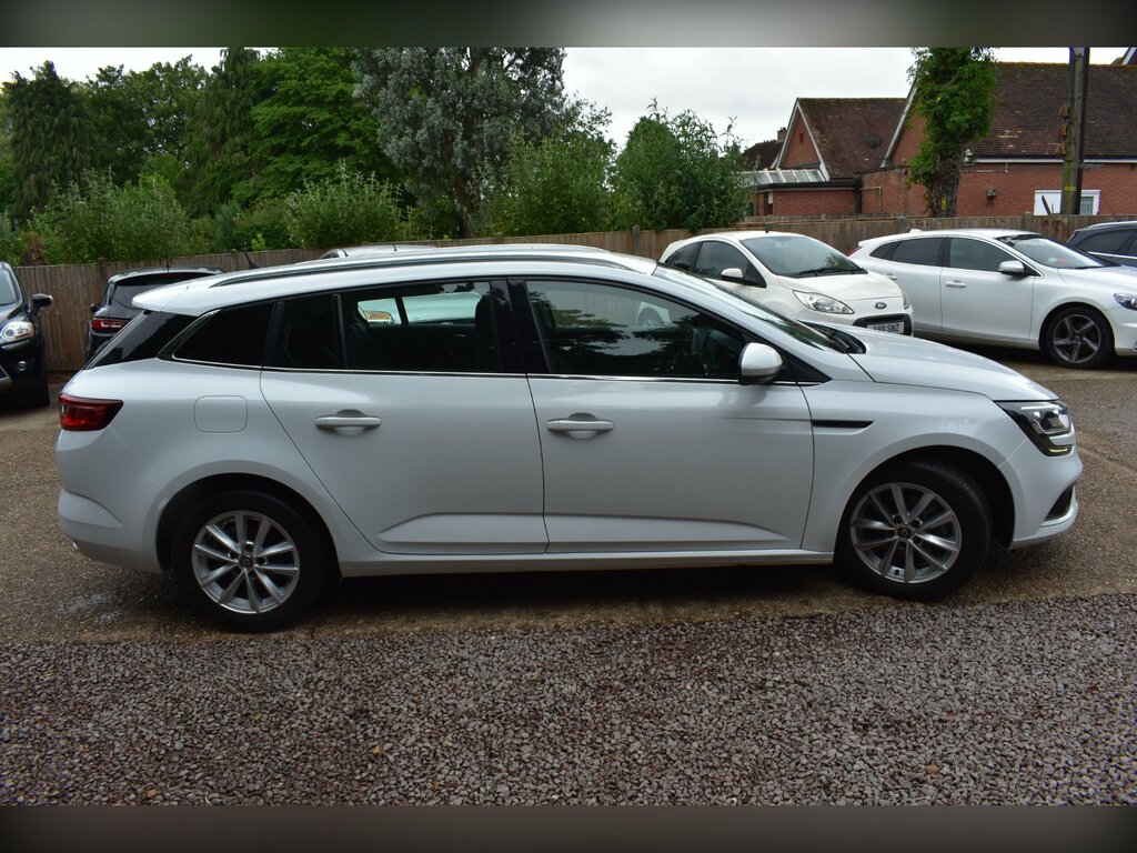 Renault Megane 1.5 Blue Dci Play Sport Tourer E White #2