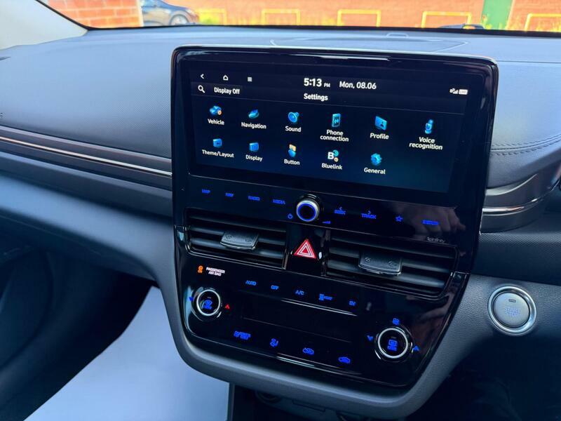 Hyundai Ioniq Hatchback White #17