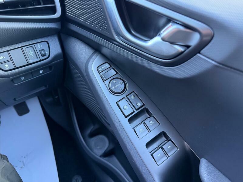 Hyundai Ioniq Hatchback White #16