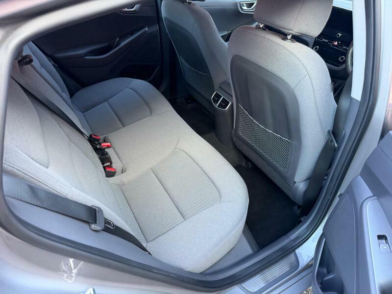 Hyundai Ioniq Hatchback White #12