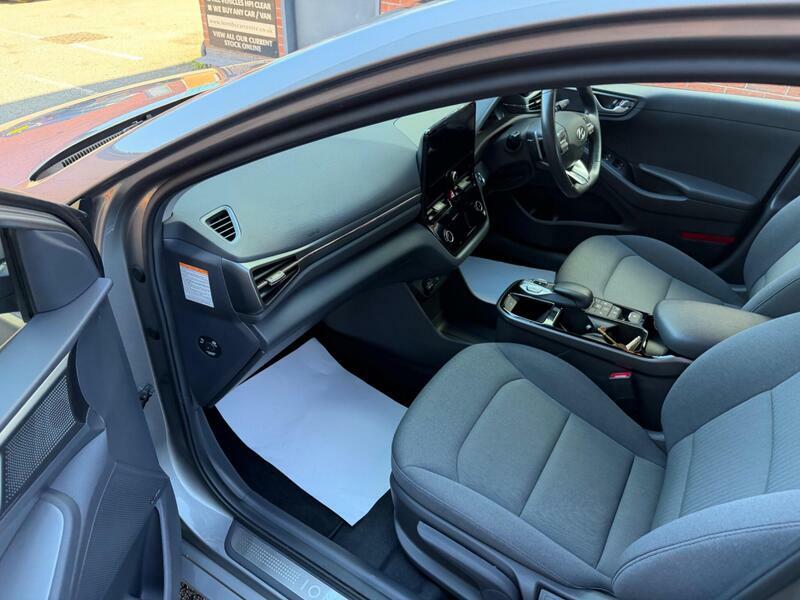 Hyundai Ioniq Hatchback White #15