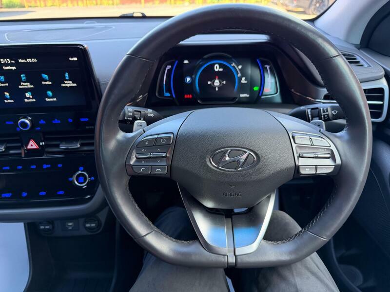 Hyundai Ioniq Hatchback White #10