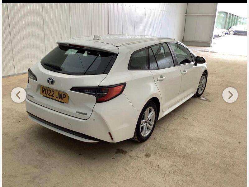 Toyota Corolla 1.8-Vvt-h-icon-tech-touring-sports-cvt-euro-6-ss White #4