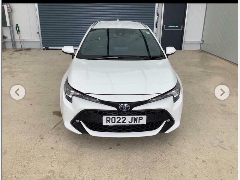 Toyota Corolla 1.8-Vvt-h-icon-tech-touring-sports-cvt-euro-6-ss White #2