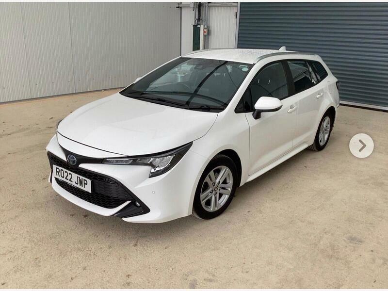 Toyota Corolla 1.8-Vvt-h-icon-tech-touring-sports-cvt-euro-6-ss White