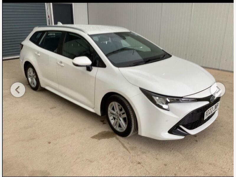 Toyota Corolla 1.8-Vvt-h-icon-tech-touring-sports-cvt-euro-6-ss White #3