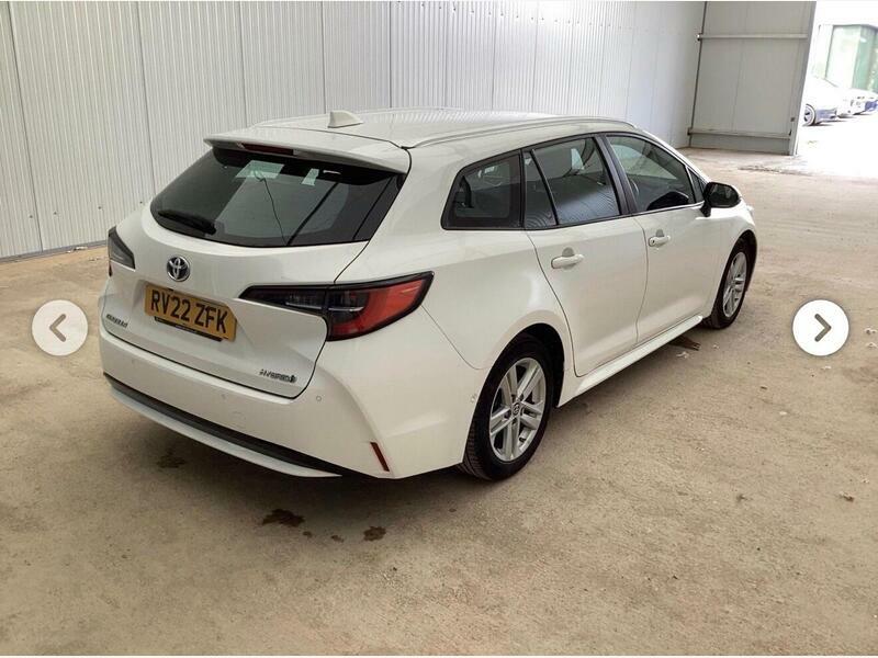 Toyota Corolla 1.8-Vvt-h-icon-tech-touring-sports-cvt-euro-6-ss White #6