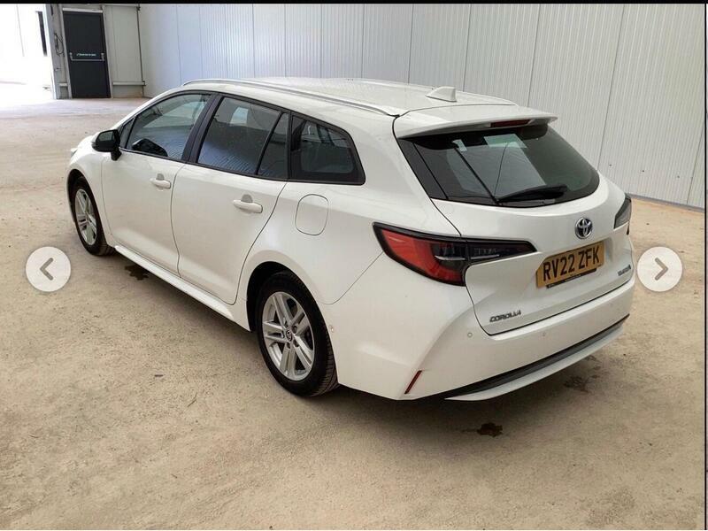 Toyota Corolla 1.8-Vvt-h-icon-tech-touring-sports-cvt-euro-6-ss White #5