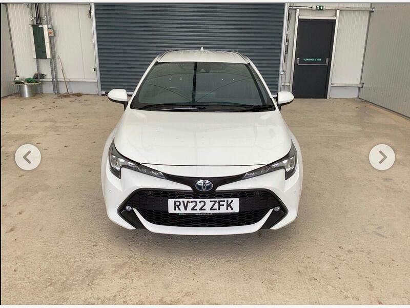 Toyota Corolla 1.8-Vvt-h-icon-tech-touring-sports-cvt-euro-6-ss White #3