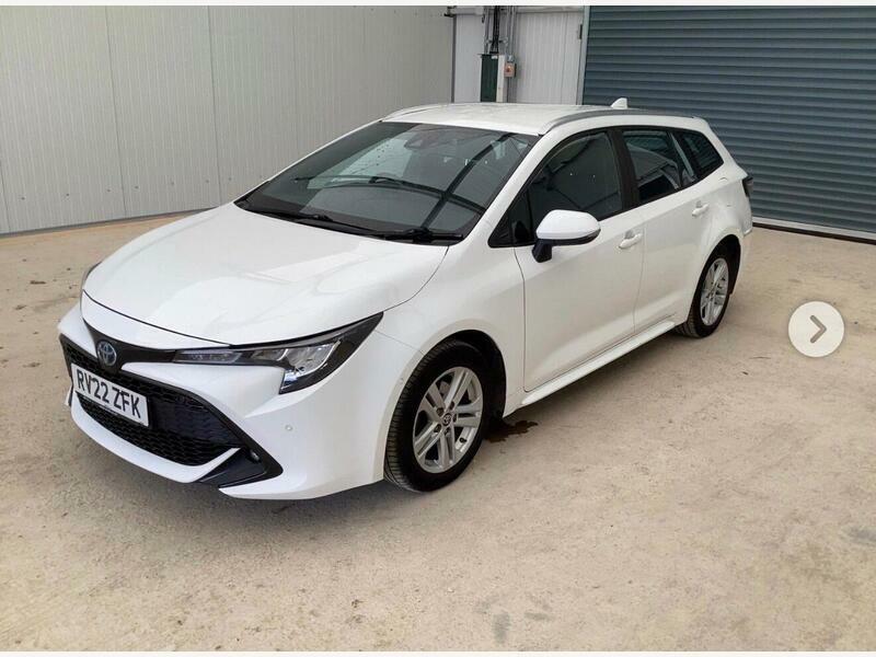 Toyota Corolla 1.8-Vvt-h-icon-tech-touring-sports-cvt-euro-6-ss White #2