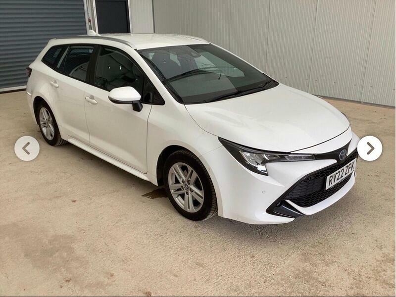 Toyota Corolla 1.8-Vvt-h-icon-tech-touring-sports-cvt-euro-6-ss White