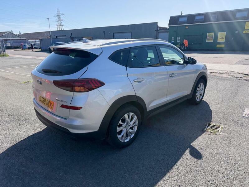 Hyundai Tucson 1.6-Gdi-se-nav-euro-6-ss-5dr Silver #3