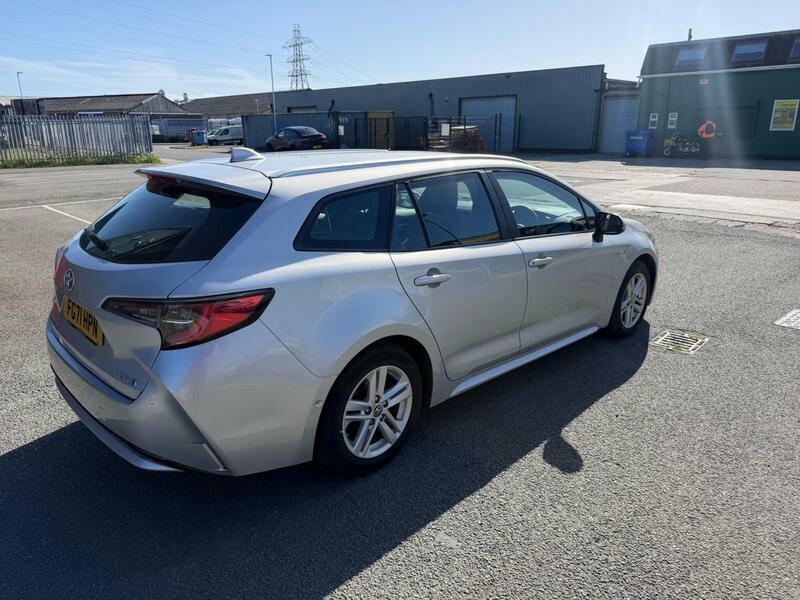 Toyota Corolla 1.8-Vvt-h-icon-tech-touring-sports-cvt-euro-6-ss Silver #3