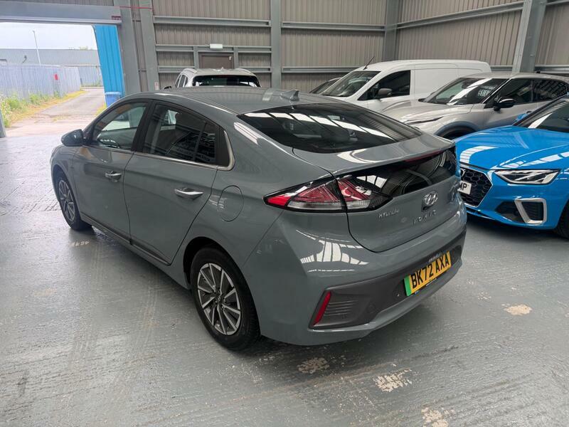 Hyundai Ioniq Hatchback White #7