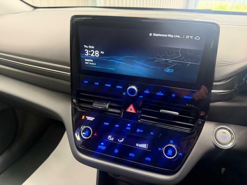 Hyundai Ioniq Hatchback White #13