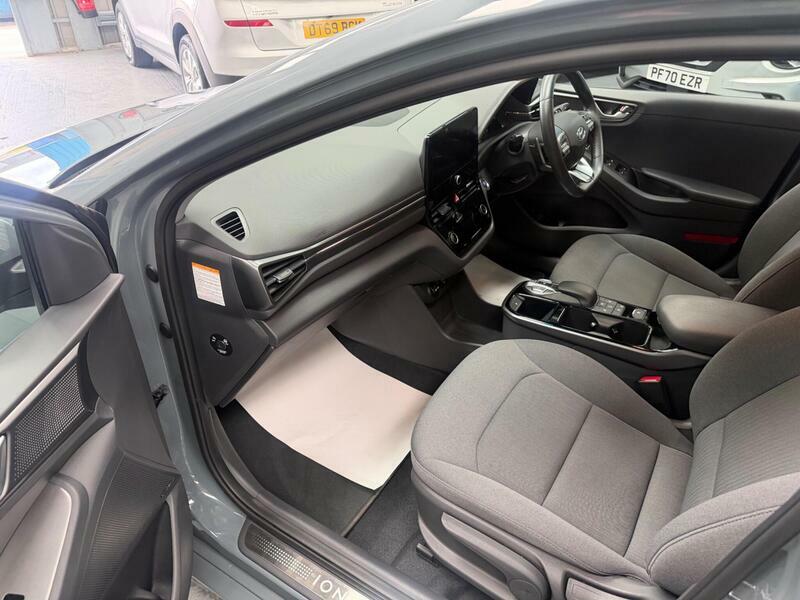 Hyundai Ioniq 38.3kwh-premium-auto-5dr Grey