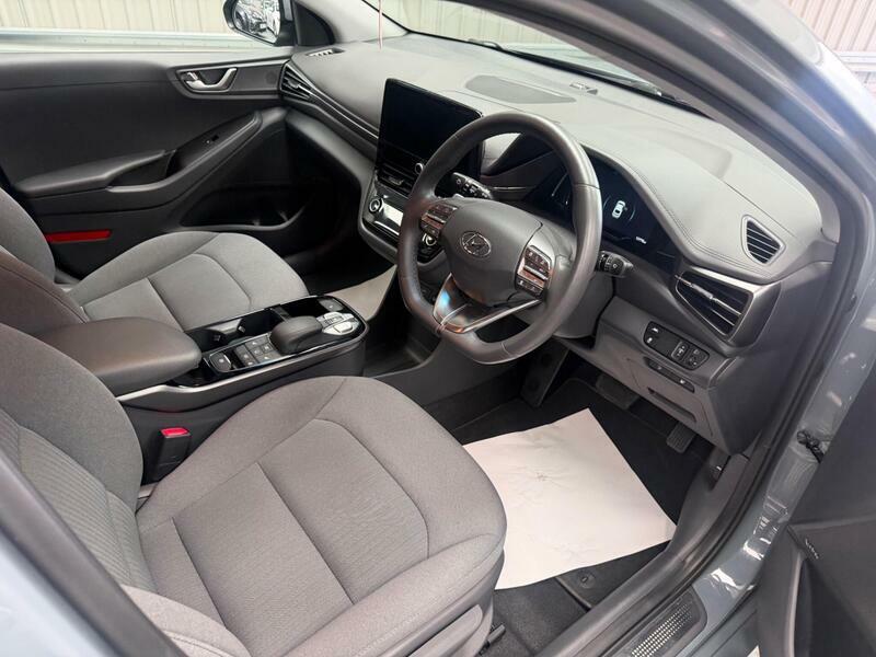 Hyundai Ioniq Hatchback White #17