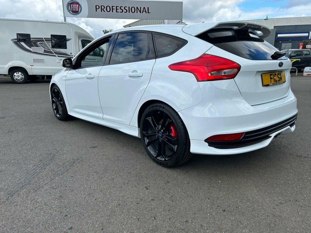 Ford Focus 2L St-tdci White #5