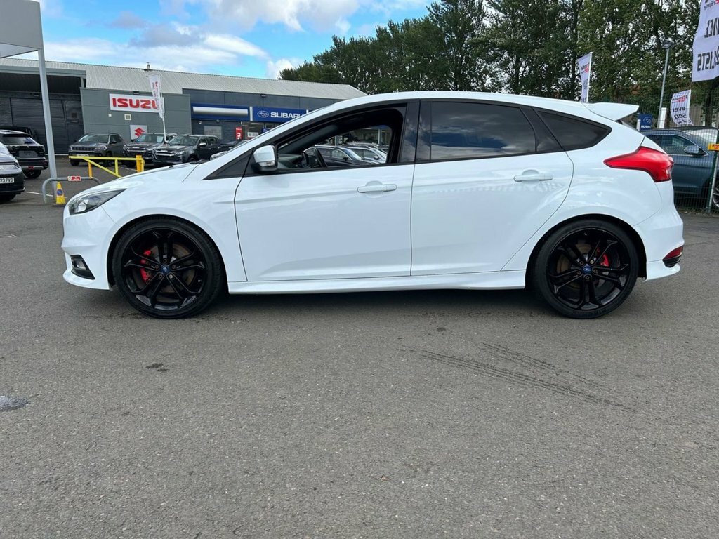 Ford Focus 2L St-tdci White #4