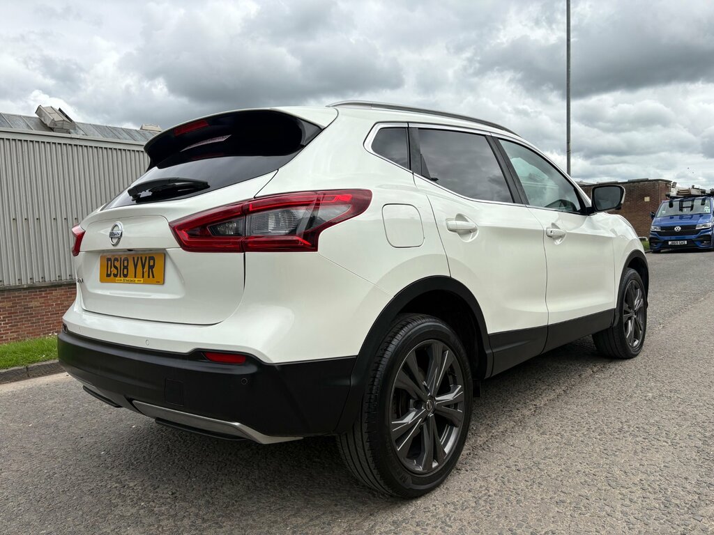 Nissan Qashqai 1.5 Dci N-connecta Suv Euro 6 S DS18YYR White #3