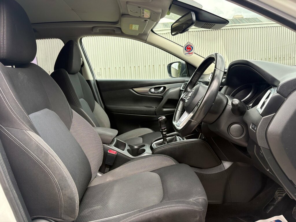 Nissan Qashqai 1.5 Dci N-connecta Suv Euro 6 S DS18YYR White #4