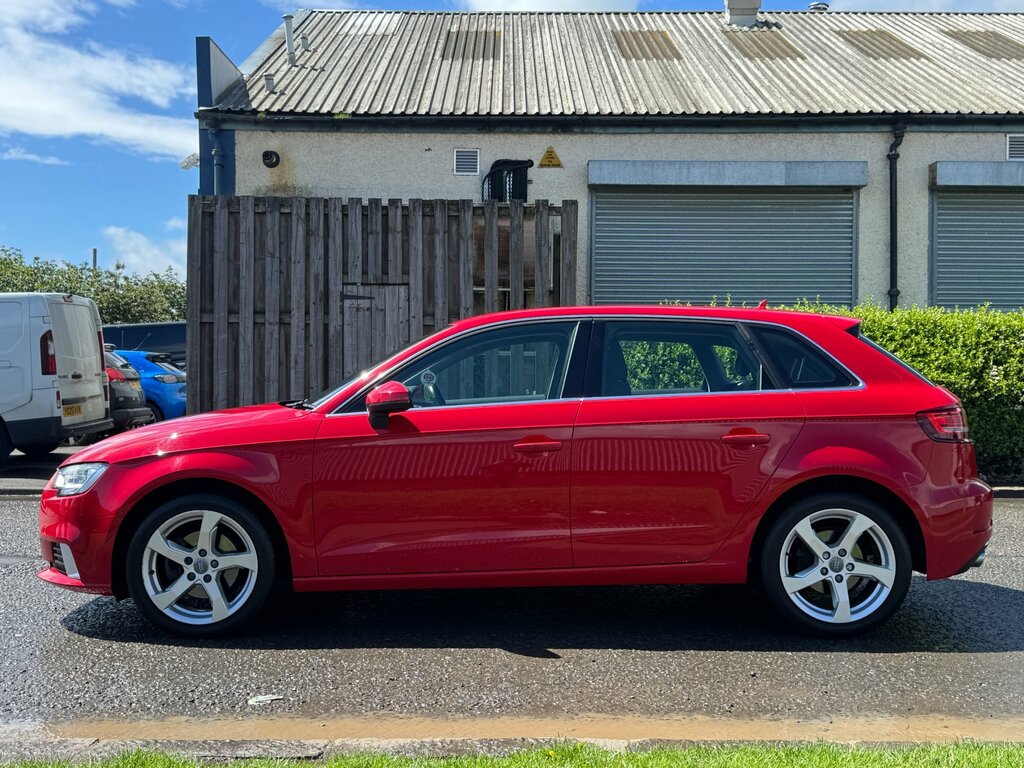 Audi A3 1.5 Tfsi Cod Sport Sportback Eur SA67FZL Red #4