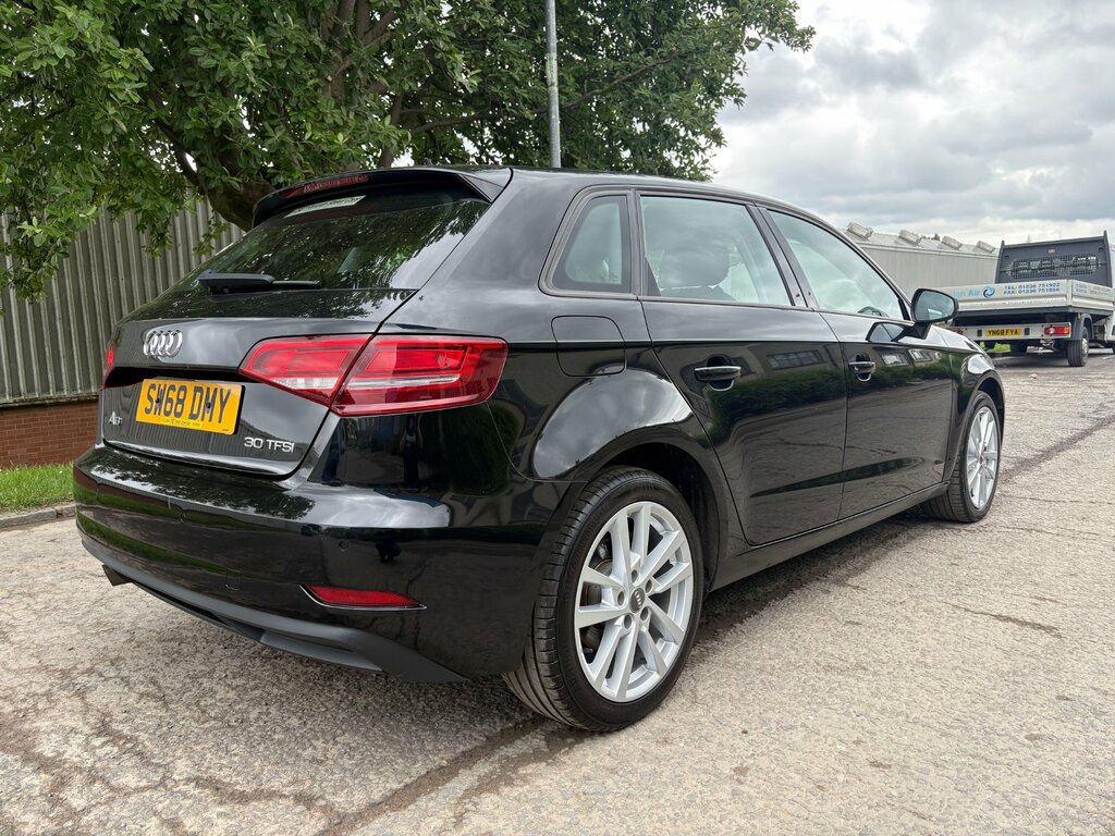 Audi A3 1.0 Tfsi 30 Se Technik Sportback SW68DMY Black #3