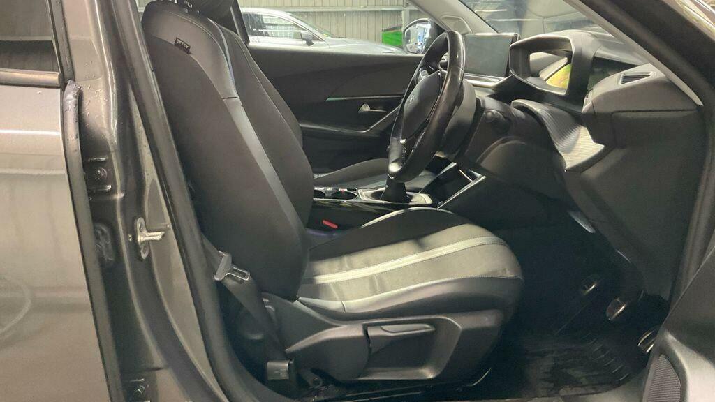 Peugeot 2008 1.2 Puretech Active Premium Blue #9