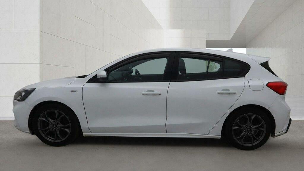 Ford Focus Hatchback 1.0T Ecoboost St-line Euro 6 Ss YJ68UWF White #6