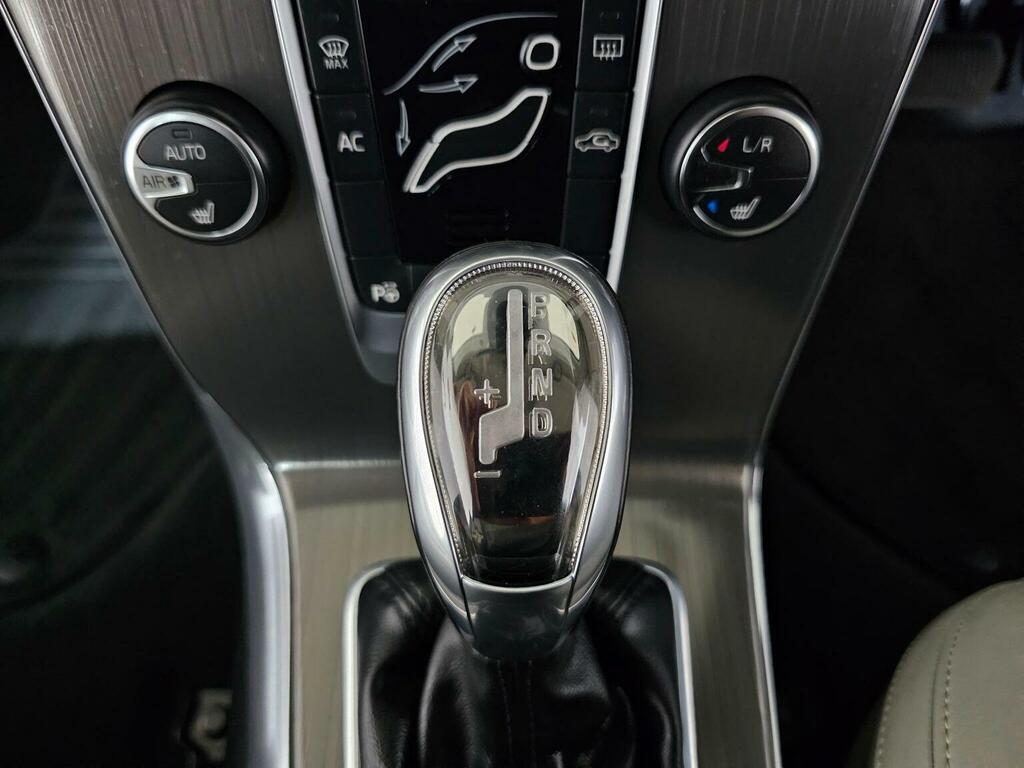 Volvo V40 Black #13