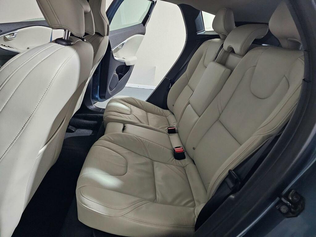 Volvo V40 Black #18