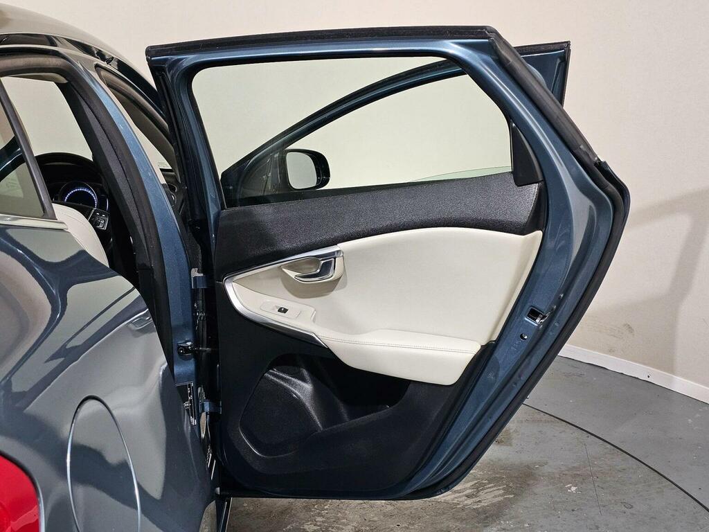 Volvo V40 Black #31