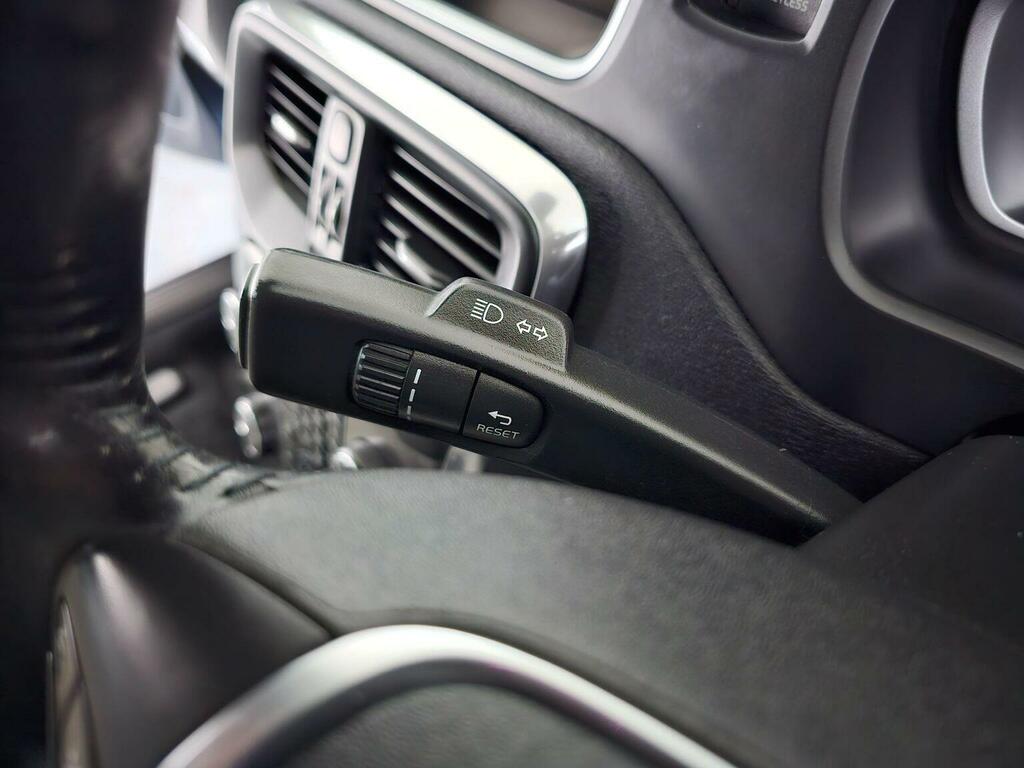 Volvo V40 Black #23