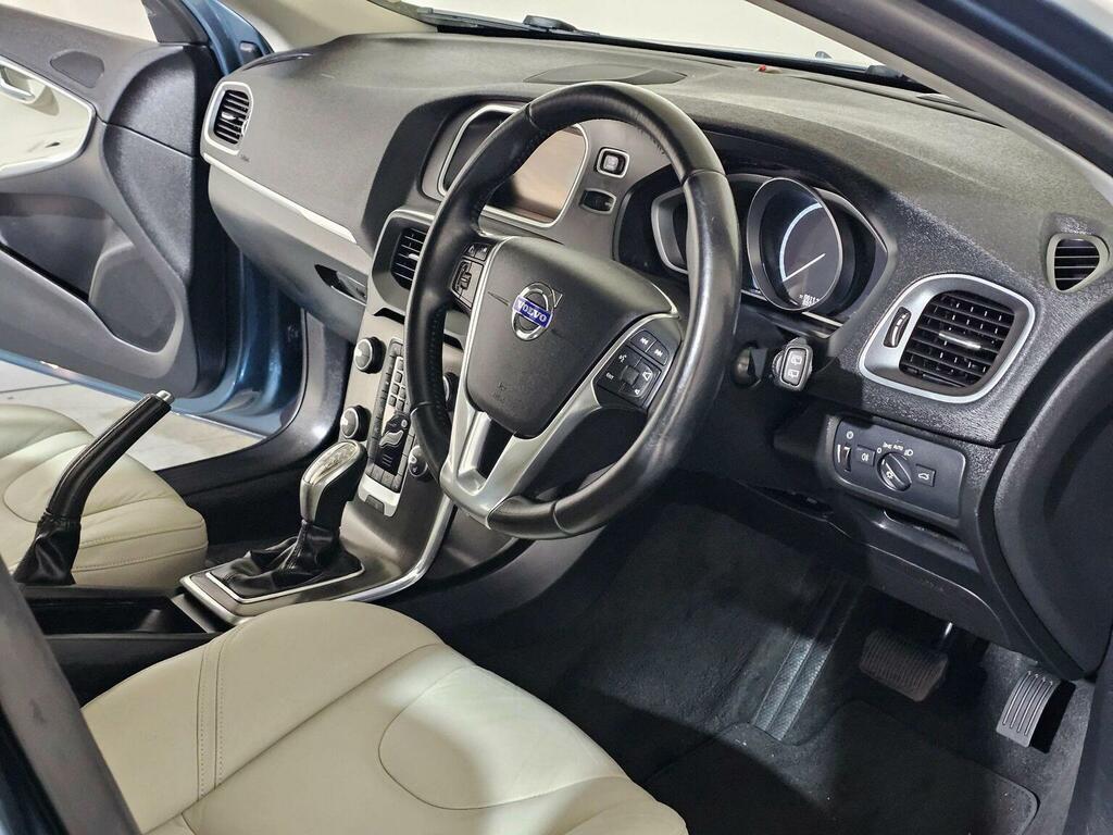 Volvo V40 Black #9