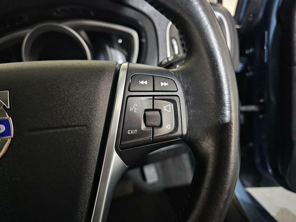 Volvo V40 Black #25