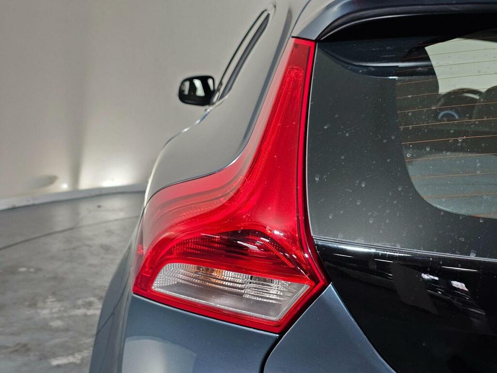 Volvo V40 Black #42