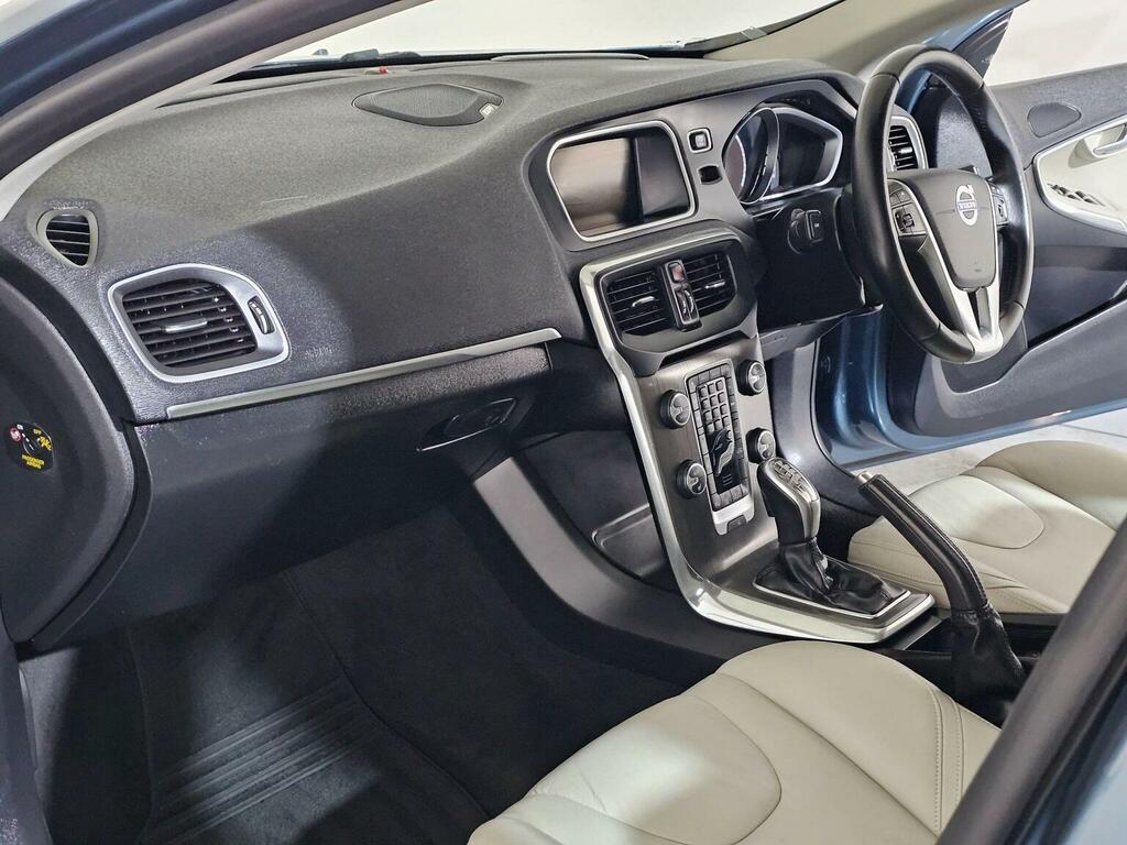 Volvo V40 Black #10