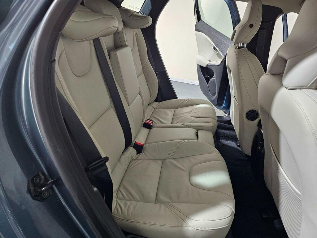 Volvo V40 Black #16