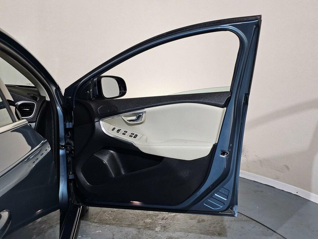 Volvo V40 Black #29