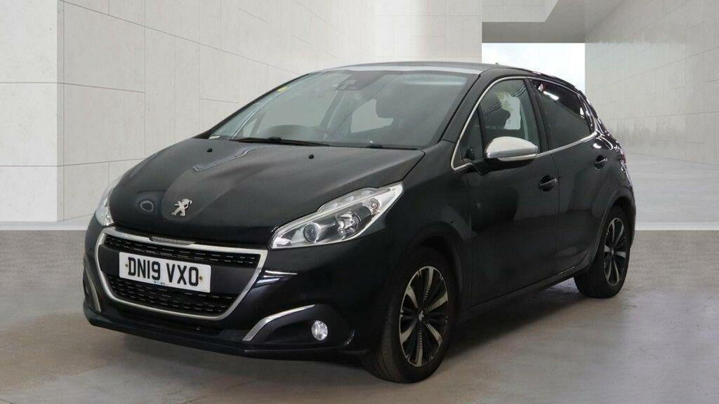 Peugeot 208 1.2 Puretech Tech Edition Euro 6 Ss Black #2