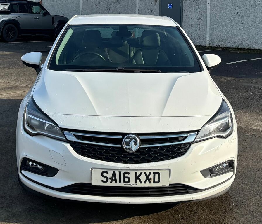 Vauxhall Astra 1.6L Elite Nav Cdti Hatchback Eu SA16KXD White #3