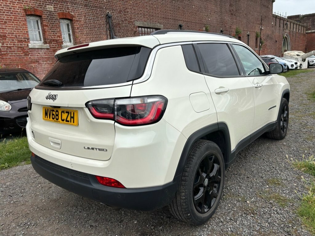 Jeep Compass Compass Limited Edition Multiair II 4X2 White #2